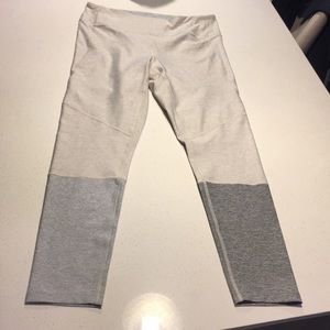 Never worn leggings/workout pants